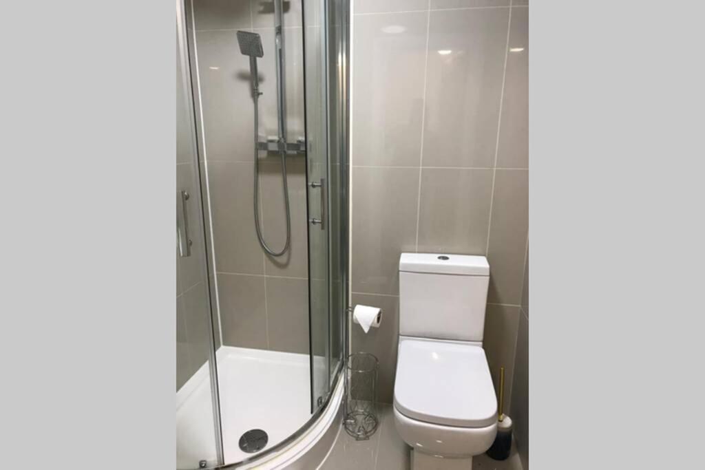 Marie'S Serviced Apartments- 2 Bedroom City Stay Bedford Exteriör bild