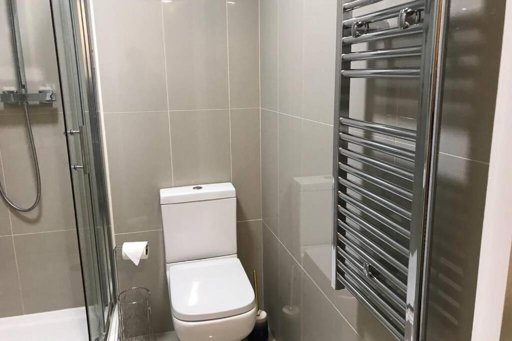 Marie'S Serviced Apartments- 2 Bedroom City Stay Bedford Exteriör bild