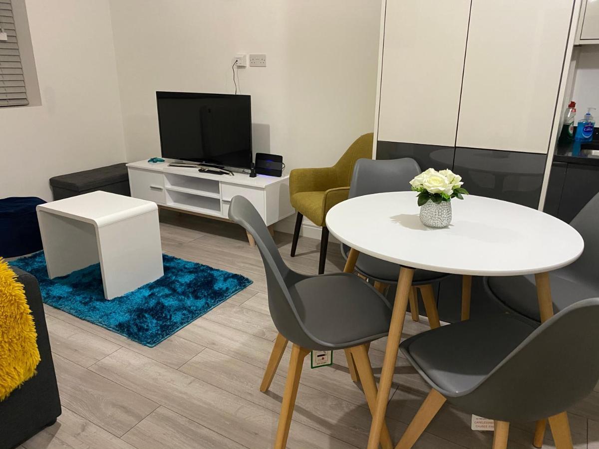 Marie'S Serviced Apartments- 2 Bedroom City Stay Bedford Exteriör bild